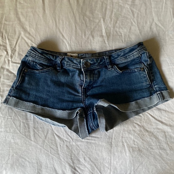 Volcom Liberated Booty Shorts - Picture 1 of 4